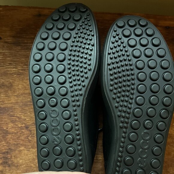 Brand New: ECCO Black Soft 7 Monochromatic 2.0 Sneaker, size 39/8 - Picture 4 of 6
